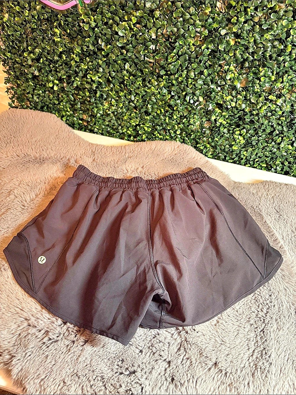 lululemon Hotty Hot Short 4" Black Size 6